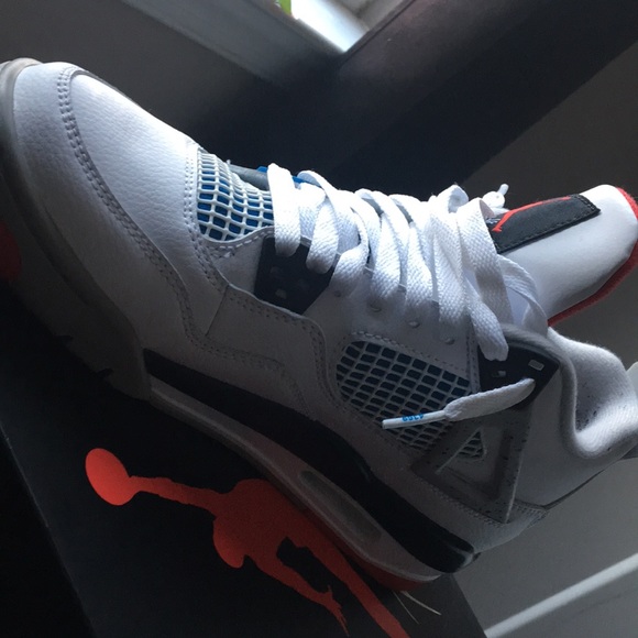 Shoes - Picture 4 of 7